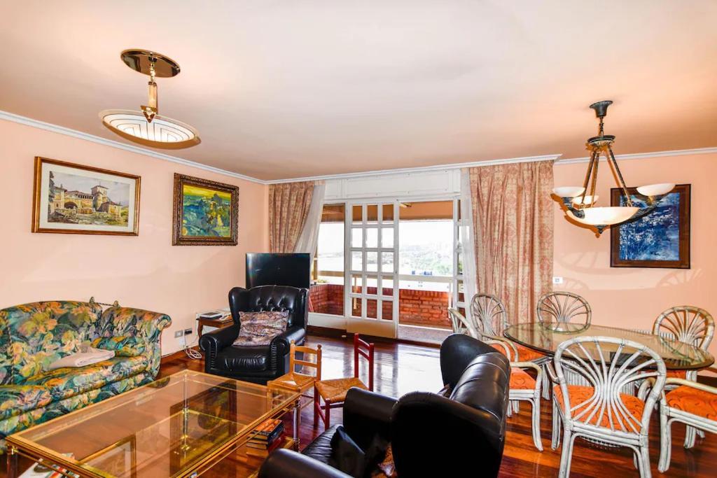 Apartamento Apto. con vistas increibles a 3 min playa, wifi Santander Exterior foto